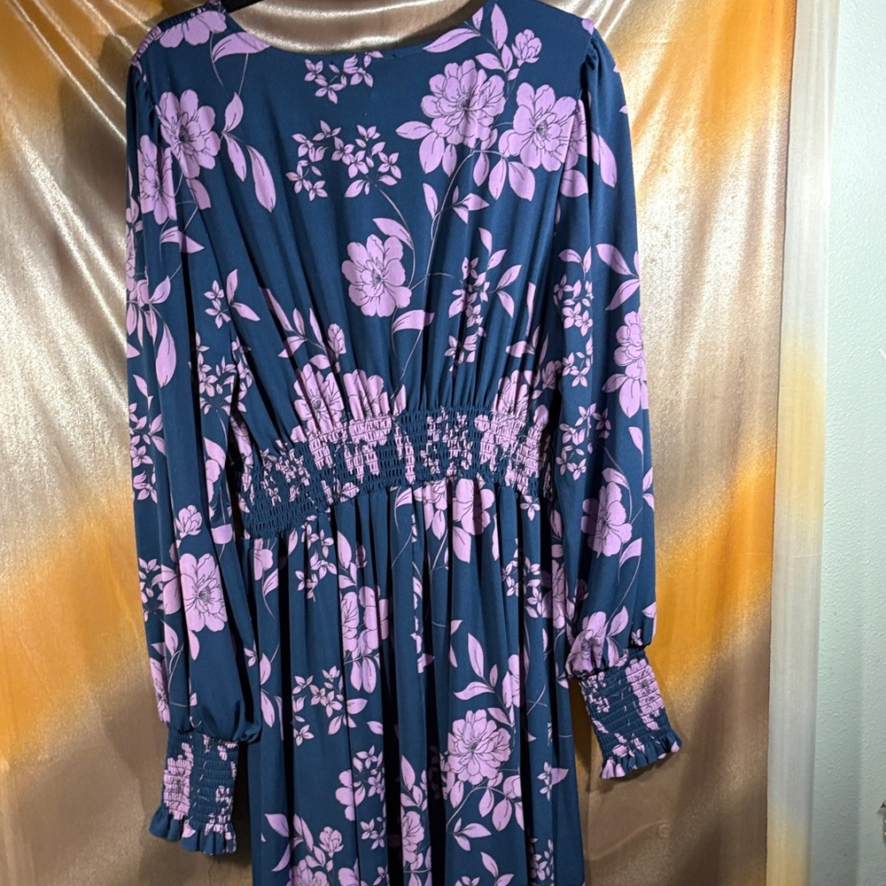 Eloquii Navy and Lavender Floral Dress size‎ 20. Puffy sleeve. Box S - Picture 6 of 7